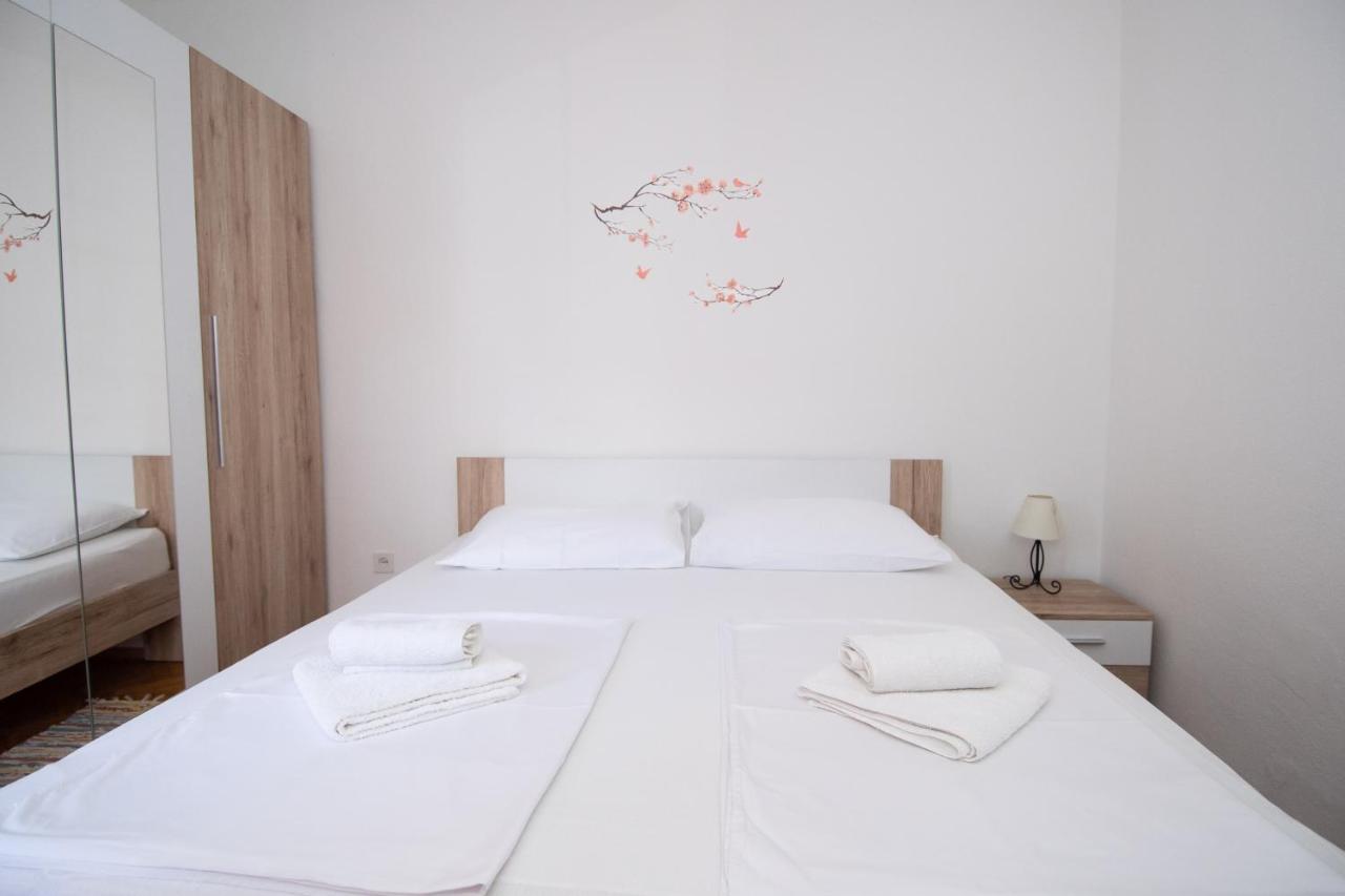 Kaštela Apartmani Ivana מראה חיצוני תמונה